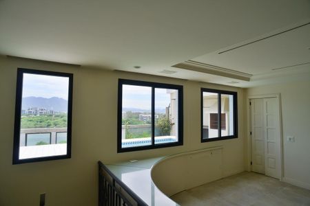 Apartamento à venda com 392m², 4 quartos e 3 vagas Apartamento à venda com 392m², 4 quartos e 3 vagasSala Superior