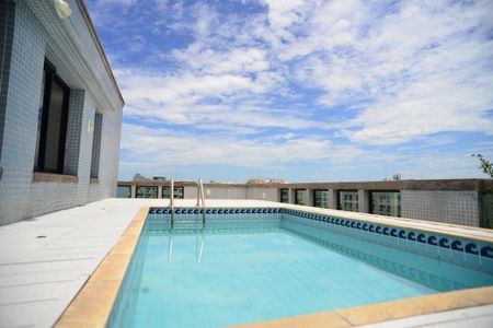Apartamento à venda com 392m², 4 quartos e 3 vagas Apartamento à venda com 392m², 4 quartos e 3 vagasPiscina