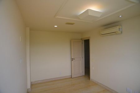 Apartamento à venda com 392m², 4 quartos e 3 vagas Apartamento à venda com 392m², 4 quartos e 3 vagasQuarto 1