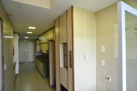 Apartamento à venda com 392m², 4 quartos e 3 vagas Apartamento à venda com 392m², 4 quartos e 3 vagasCozinha