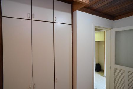 Apartamento à venda com 392m², 4 quartos e 3 vagas Apartamento à venda com 392m², 4 quartos e 3 vagasQuarto de Serviço