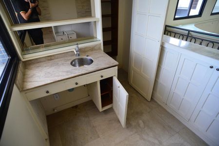 Apartamento à venda com 392m², 4 quartos e 3 vagas Apartamento à venda com 392m², 4 quartos e 3 vagasBar