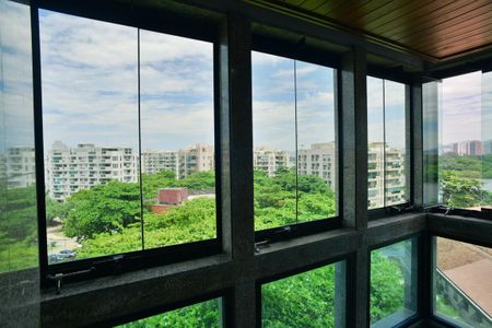 Apartamento à venda com 392m², 4 quartos e 3 vagas Apartamento à venda com 392m², 4 quartos e 3 vagasVaranda Suíte