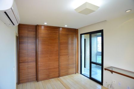 Apartamento à venda com 392m², 4 quartos e 3 vagas Apartamento à venda com 392m², 4 quartos e 3 vagasSuíte