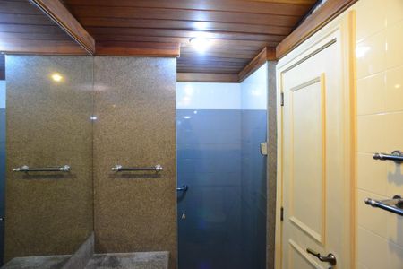 Apartamento à venda com 392m², 4 quartos e 3 vagas Apartamento à venda com 392m², 4 quartos e 3 vagasBanheiro Social