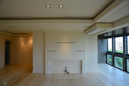 Apartamento à venda com 392m², 4 quartos e 3 vagas Apartamento à venda com 392m², 4 quartos e 3 vagasSala Principal