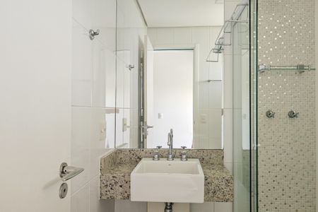 Apartamento para alugar com 80m², 2 quartos e 2 vagasBanheiro 