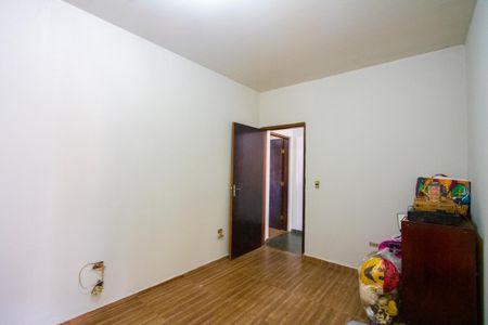 Casa à venda com 242m², 3 quartos e 3 vagas Casa à venda com 242m², 3 quartos e 3 vagasQuarto 2