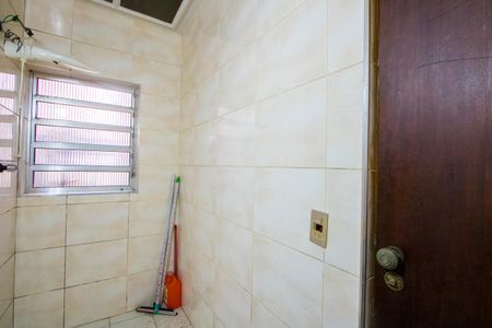 Casa à venda com 242m², 3 quartos e 3 vagas Casa à venda com 242m², 3 quartos e 3 vagasBanheiro social 2