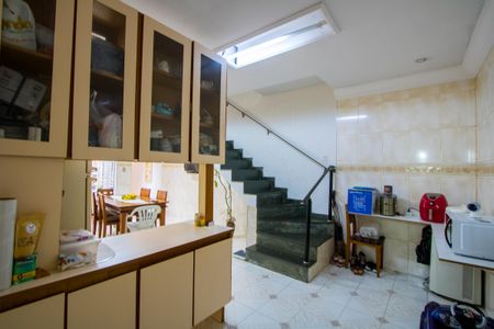 Casa à venda com 242m², 3 quartos e 3 vagas Casa à venda com 242m², 3 quartos e 3 vagasCozinha