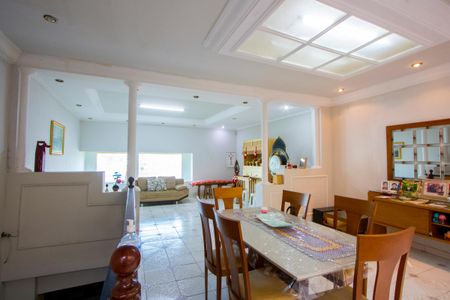 Sala de casa à venda com 3 quartos, 242m² em Vila Aquilino, Santo André