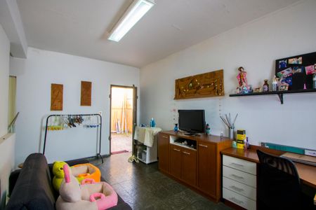 Casa à venda com 242m², 3 quartos e 3 vagas Casa à venda com 242m², 3 quartos e 3 vagasQuarto 3