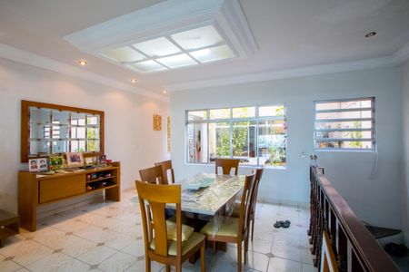 Sala de casa à venda com 3 quartos, 242m² em Vila Aquilino, Santo André