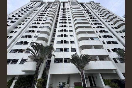 Apartamento à venda com 60m², 3 quartos e 1 vagaFachada