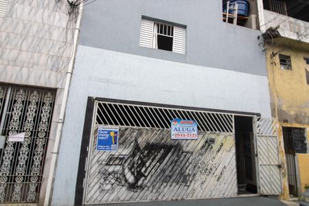 Casa para alugar com 72m², 2 quartos e sem vagaFachada