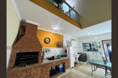 Casa à venda com 129m², 3 quartos e 3 vagasÁrea externa