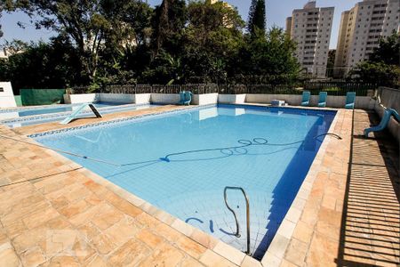 Apartamento à venda com 60m², 2 quartos e 1 vagaArea Comum - Piscina