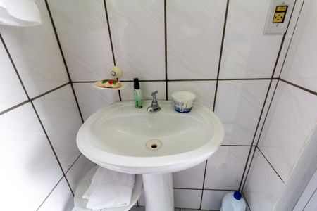 Casa à venda com 90m², 2 quartos e 2 vagasBanheiro 2