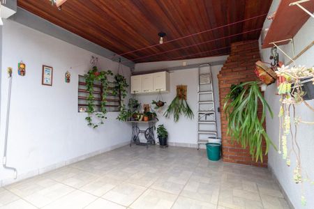 Casa à venda com 90m², 2 quartos e 2 vagasVaranda