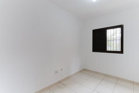 Quarto 2 de casa para alugar com 2 quartos, 38m² em Jardim das Laranjeiras, São Paulo