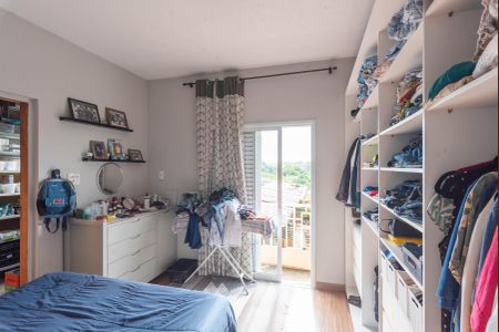 Casa à venda com 230m², 4 quartos e 4 vagasSuíte