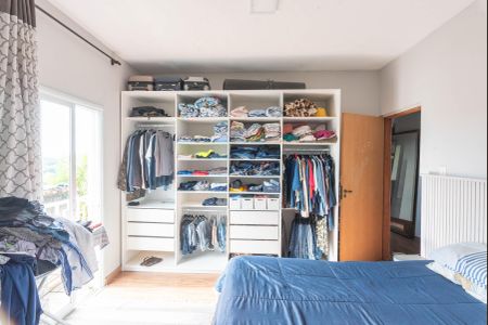 Casa à venda com 230m², 4 quartos e 4 vagasSuíte