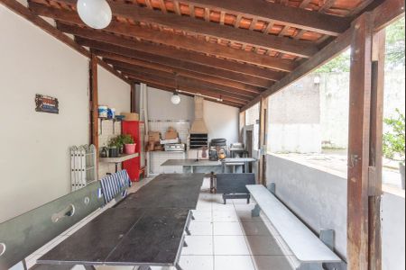 Casa à venda com 230m², 4 quartos e 4 vagasChurrasqueira