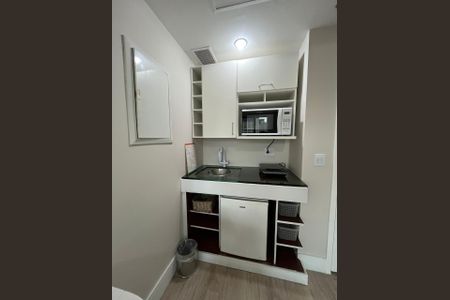 Cozinha de apartamento à venda com 1 quarto, 28m² em Indianópolis, São Paulo