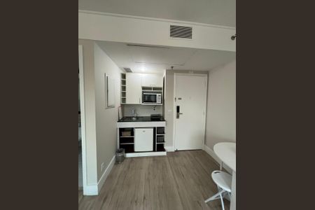 Cozinha de apartamento à venda com 1 quarto, 28m² em Indianópolis, São Paulo