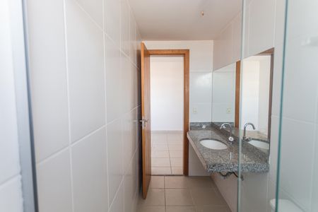 Apartamento à venda com 56m², 2 quartos e 1 vaga Apartamento à venda com 56m², 2 quartos e 1 vagaBanheiro da Suíte