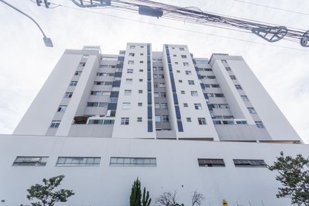 Apartamento à venda com 56m², 2 quartos e 1 vaga Apartamento à venda com 56m², 2 quartos e 1 vagaFachada