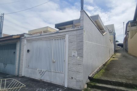 Casa à venda com 125m², 3 quartos e 4 vagasFachada 