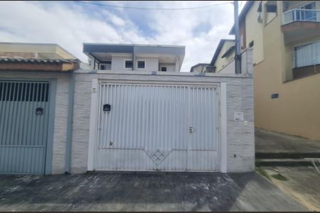 Casa à venda com 125m², 3 quartos e 4 vagasFachada 