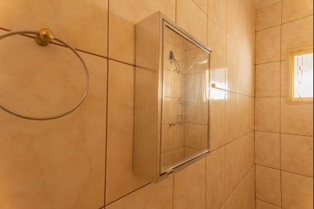 Casa à venda com 250m², 4 quartos e 4 vagasCasa 2- Banheiro