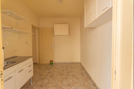 Casa à venda com 250m², 4 quartos e 4 vagasCasa 2- Cozinha