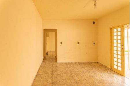 Casa à venda com 250m², 4 quartos e 4 vagasCasa 2- Sala