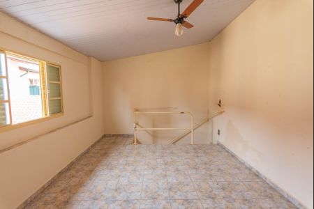 Casa à venda com 250m², 4 quartos e 4 vagasCasa 2- Salão