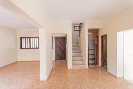 Casa à venda com 250m², 4 quartos e 4 vagasSala