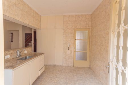 Casa à venda com 250m², 4 quartos e 4 vagasCozinha