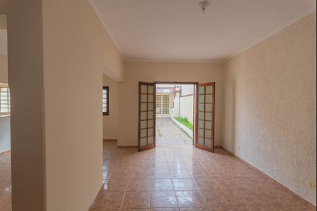 Casa à venda com 250m², 4 quartos e 4 vagasSala