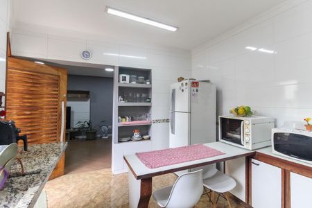 Casa para alugar com 90m², 3 quartos e 2 vagasCozinha