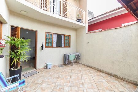 Casa para alugar com 90m², 3 quartos e 2 vagasQuintal