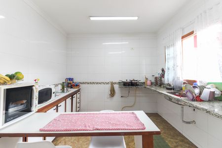 Casa para alugar com 90m², 3 quartos e 2 vagasCozinha