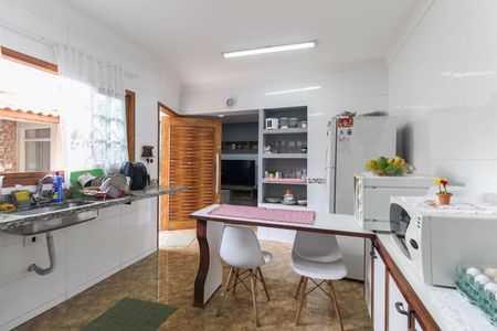 Casa para alugar com 90m², 3 quartos e 2 vagasCozinha