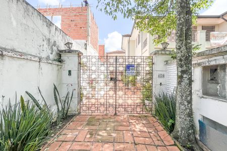 Casa para alugar com 330m², 4 quartos e 8 vagasFachada