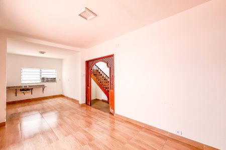 Casa para alugar com 330m², 4 quartos e 8 vagasCozinha