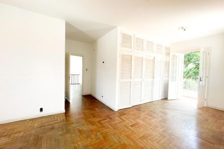 Casa para alugar com 330m², 4 quartos e 8 vagasQuarto 1