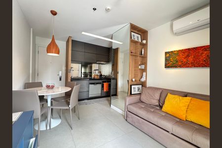 Sala/Cozinha de apartamento à venda com 1 quarto, 36m² em Indianópolis, São Paulo