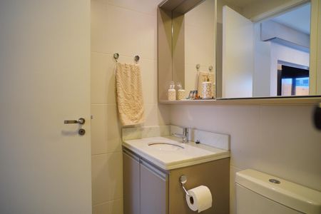 Banheiro  de apartamento para alugar com 1 quarto, 88m² em Jardim do Salso, Porto Alegre