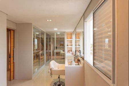 Apartamento à venda com 75m², 2 quartos e 2 vagasQuarto Closet
